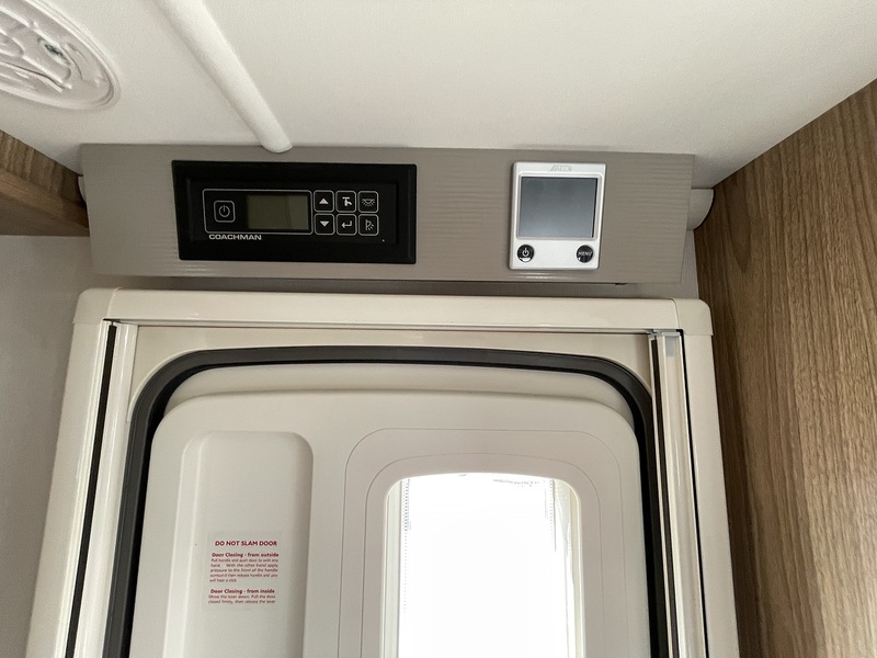Coachman VIP 460 Caravan - U2672