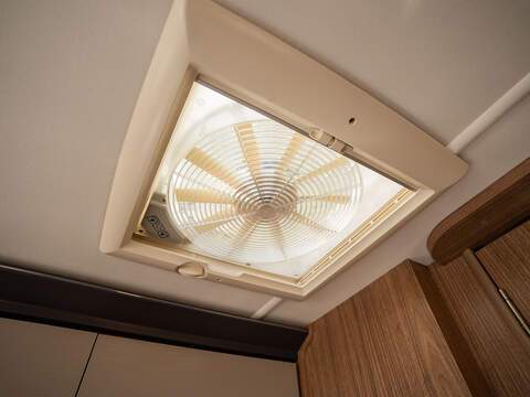 Coachman VIP 460 Caravan - U2672