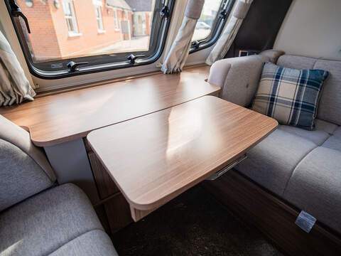 Coachman VIP 460 Caravan - U2672