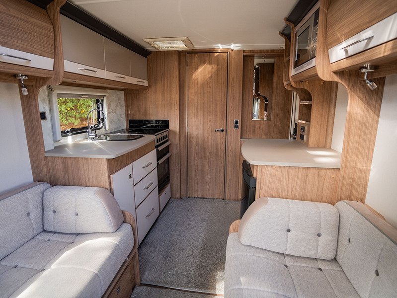 Coachman VIP 460 Caravan - U2672