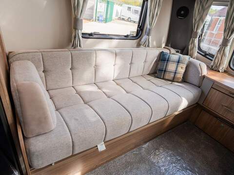 Coachman VIP 460 Caravan - U2672