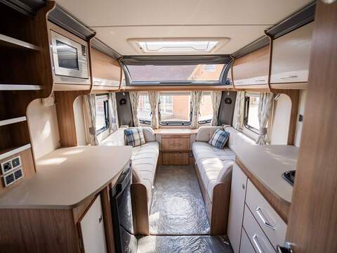 Coachman VIP 460 Caravan - U2672