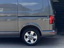 Volkswagen Transporter 2.0 BiTDI T32 Highline Panel Van 5dr Diesel DSG FWD SWB Euro 6 (s/s) (204 ps) - U1764