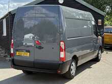 Renault Master 2.3 dCi 35 Business+ Panel Van 4dr Diesel Manual FWD MWB Medium Roof Euro 6 (135 ps) - U1781