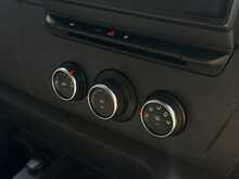 Renault Master 2.3 dCi 35 Business+ Panel Van 4dr Diesel Manual FWD MWB Medium Roof Euro 6 (135 ps) - U1781