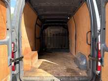 Renault Master 2.3 dCi 35 Business+ Panel Van 4dr Diesel Manual FWD MWB Medium Roof Euro 6 (135 ps) - U1781