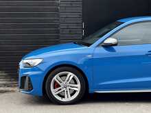 Audi A1 2.0 TFSI 40 S line Competition Sportback 5dr Petrol S Tronic Euro 6 (s/s) (200 ps) - U1782