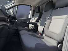 Renault Trafic 2.0 dCi Blue 30 Advance Panel Van 5dr Diesel Manual SWB Euro 6 (s/s) (130 ps) - U1785