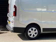 Renault Trafic 2.0 dCi Blue 30 Advance Panel Van 5dr Diesel Manual SWB Euro 6 (s/s) (130 ps) - U1785