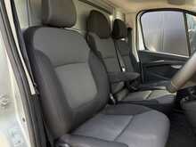 Renault Trafic 2.0 dCi Blue 30 Advance Panel Van 5dr Diesel Manual SWB Euro 6 (s/s) (130 ps) - U1785