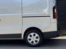Renault Trafic 2.0 dCi Blue 30 Advance Panel Van 5dr Diesel Manual SWB Euro 6 (s/s) (130 ps) - U1785
