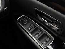 Mitsubishi Outlander 2.0h 12kWh 4h SUV 5dr Petrol Plug-in Hybrid CVT 4WD Euro 6 (s/s) (200 ps) - U1809
