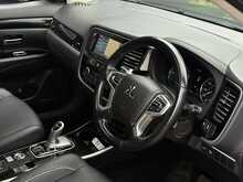 Mitsubishi Outlander 2.0h 12kWh 4h SUV 5dr Petrol Plug-in Hybrid CVT 4WD Euro 6 (s/s) (200 ps) - U1809