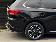 Mitsubishi Outlander 2.0h 12kWh 4h SUV 5dr Petrol Plug-in Hybrid CVT 4WD Euro 6 (s/s) (200 ps) - U1809