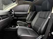Mitsubishi Outlander 2.0h 12kWh 4h SUV 5dr Petrol Plug-in Hybrid CVT 4WD Euro 6 (s/s) (200 ps) - U1809