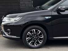 Mitsubishi Outlander 2.0h 12kWh 4h SUV 5dr Petrol Plug-in Hybrid CVT 4WD Euro 6 (s/s) (200 ps) - U1809