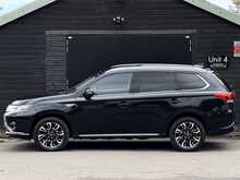 Mitsubishi Outlander 2.0h 12kWh 4h SUV 5dr Petrol Plug-in Hybrid CVT 4WD Euro 6 (s/s) (200 ps) - U1809