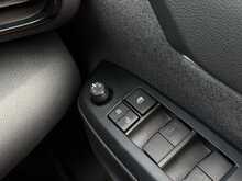 Toyota Yaris Cross 1.5 VVT-h Design SUV 5dr Petrol Hybrid E-CVT Euro 6 (s/s) (116 ps) - U1814