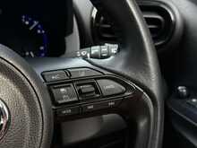 Toyota Yaris Cross 1.5 VVT-h Design SUV 5dr Petrol Hybrid E-CVT Euro 6 (s/s) (116 ps) - U1814