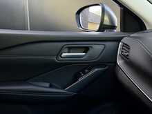 Nissan Qashqai 1.3 DIG-T MHEV Acenta Premium SUV 5dr Petrol Hybrid XTRON Euro 6 (s/s) (158 ps) - U1839