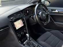 Volkswagen Golf 2.0 TSI R Hatchback 5dr Petrol DSG 4Motion Euro 6 (s/s) (300 ps) - U1842