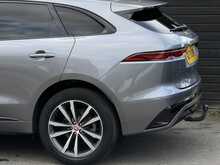 Jaguar F-PACE 2.0 P250i R-Dynamic SE SUV 5dr Petrol Auto AWD Euro 6 (s/s) (250 ps) - U1845