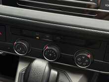 Volkswagen Transporter 2.0 TDI T28 Highline Panel Van 5dr Diesel DSG FWD SWB Euro 6 (s/s) (150 ps) - U1847