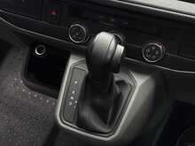 Volkswagen Transporter 2.0 TDI T28 Highline Panel Van 5dr Diesel DSG FWD SWB Euro 6 (s/s) (150 ps) - U1847