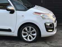 Citroen C3 Picasso 1.6 HDi Selection MPV 5dr Diesel Manual Euro 5 (90 ps) - U1852