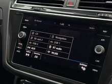 Volkswagen Tiguan 2.0 TDI R-Line Tech SUV 5dr Diesel DSG Euro 6 (s/s) (150 ps) - U1856