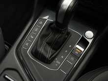 Volkswagen Tiguan 2.0 TDI R-Line Tech SUV 5dr Diesel DSG Euro 6 (s/s) (150 ps) - U1856