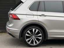 Volkswagen Tiguan 2.0 TDI R-Line Tech SUV 5dr Diesel DSG Euro 6 (s/s) (150 ps) - U1856