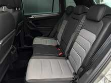 Volkswagen Tiguan 2.0 TDI R-Line Tech SUV 5dr Diesel DSG Euro 6 (s/s) (150 ps) - U1856
