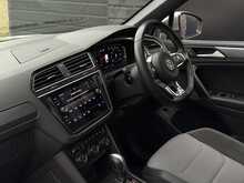 Volkswagen Tiguan 2.0 TDI R-Line Tech SUV 5dr Diesel DSG Euro 6 (s/s) (150 ps) - U1856