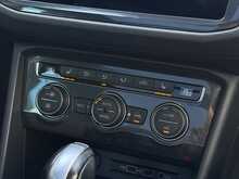 Volkswagen Tiguan 2.0 TDI SEL SUV 5dr Diesel DSG 4Motion Euro 6 (s/s) (150 ps) - U1858