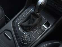 Volkswagen Tiguan 2.0 TDI SEL SUV 5dr Diesel DSG 4Motion Euro 6 (s/s) (150 ps) - U1858