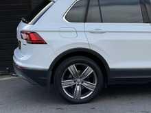 Volkswagen Tiguan 2.0 TDI SEL SUV 5dr Diesel DSG 4Motion Euro 6 (s/s) (150 ps) - U1858
