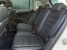 Volkswagen Tiguan 2.0 TDI SEL SUV 5dr Diesel DSG 4Motion Euro 6 (s/s) (150 ps) - U1858