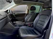 Volkswagen Tiguan 2.0 TDI SEL SUV 5dr Diesel DSG 4Motion Euro 6 (s/s) (150 ps) - U1858