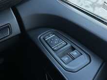 Renault Trafic 2.0 dCi Blue LL30 Sport+ Crew Van Double Cab 6dr Diesel Manual L2 H1 Euro 6 (s/s) (150 ps) - U1864