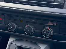 Volkswagen Transporter 2.0 TDI T30 Highline Panel Van 5dr Diesel DSG FWD LWB Euro 6 (s/s) (150 ps) - U1868