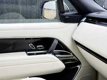 Land Rover Range Rover 3.0 D300 MHEV SE SUV 5dr Diesel Auto 4WD Euro 6 (s/s) (300 ps) - U1877