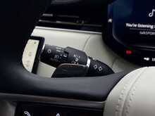 Land Rover Range Rover 3.0 D300 MHEV SE SUV 5dr Diesel Auto 4WD Euro 6 (s/s) (300 ps) - U1877