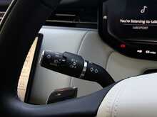 Land Rover Range Rover 3.0 D300 MHEV SE SUV 5dr Diesel Auto 4WD Euro 6 (s/s) (300 ps) - U1877
