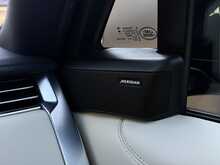 Land Rover Range Rover 3.0 D300 MHEV SE SUV 5dr Diesel Auto 4WD Euro 6 (s/s) (300 ps) - U1877