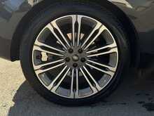 Land Rover Range Rover 3.0 D300 MHEV SE SUV 5dr Diesel Auto 4WD Euro 6 (s/s) (300 ps) - U1877
