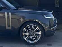 Land Rover Range Rover 3.0 D300 MHEV SE SUV 5dr Diesel Auto 4WD Euro 6 (s/s) (300 ps) - U1877