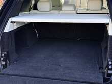 Land Rover Range Rover 3.0 D300 MHEV SE SUV 5dr Diesel Auto 4WD Euro 6 (s/s) (300 ps) - U1877