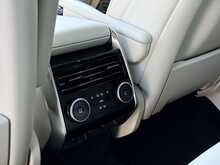 Land Rover Range Rover 3.0 D300 MHEV SE SUV 5dr Diesel Auto 4WD Euro 6 (s/s) (300 ps) - U1877