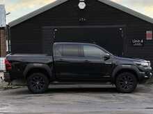 Toyota Hilux 2.8 D-4D Invincible X Pickup Double Cab 4dr Diesel Auto 4WD Euro 6 (s/s) (204 ps) - U1886